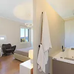 Дом отдыха Pretty In A With Pool! - Casa Aurora *
