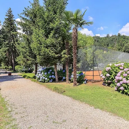 Дом отдыха Pretty In A With Pool! - Casa Aurora